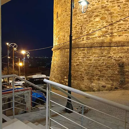 Beyond The Castle Apartment Thessaloniki Exterior photo