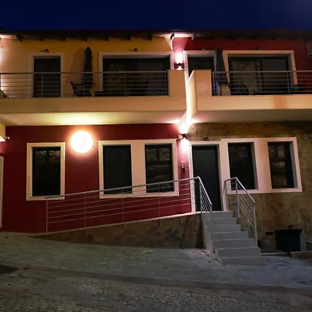 Beyond The Castle Apartment Thessaloniki Exterior photo