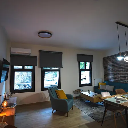 Beyond The Castle Apartment Thessaloniki Exterior photo