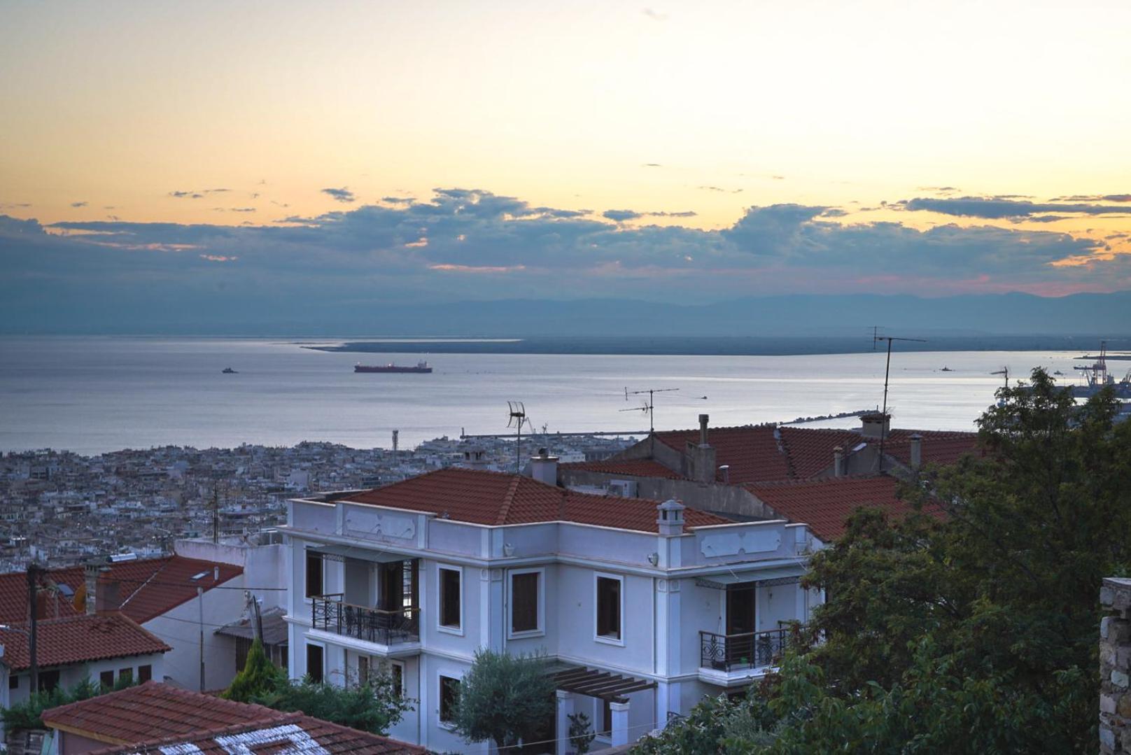 Beyond The Castle Apartment Thessaloniki